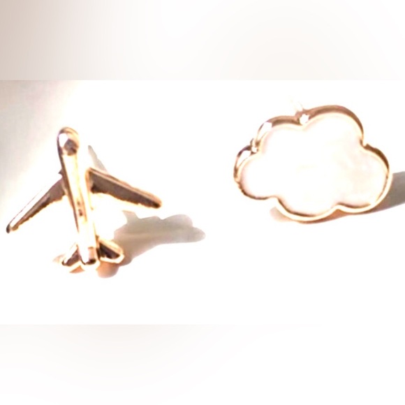“Fly the Friendly Skies” Airplane Plane & Cumulus Cloud Sky Weather Travel Studs - Picture 12 of 12